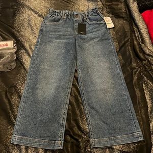 Brand new! Girls Hudson Kids wide leg jeans.